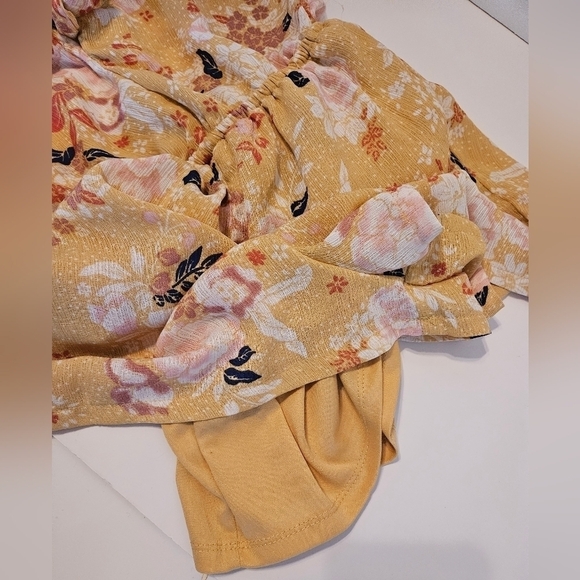 As U Wish Floral Romper Size XS Floral pattern Yellow Black & orange summer 1pc - Picture 11 of 13